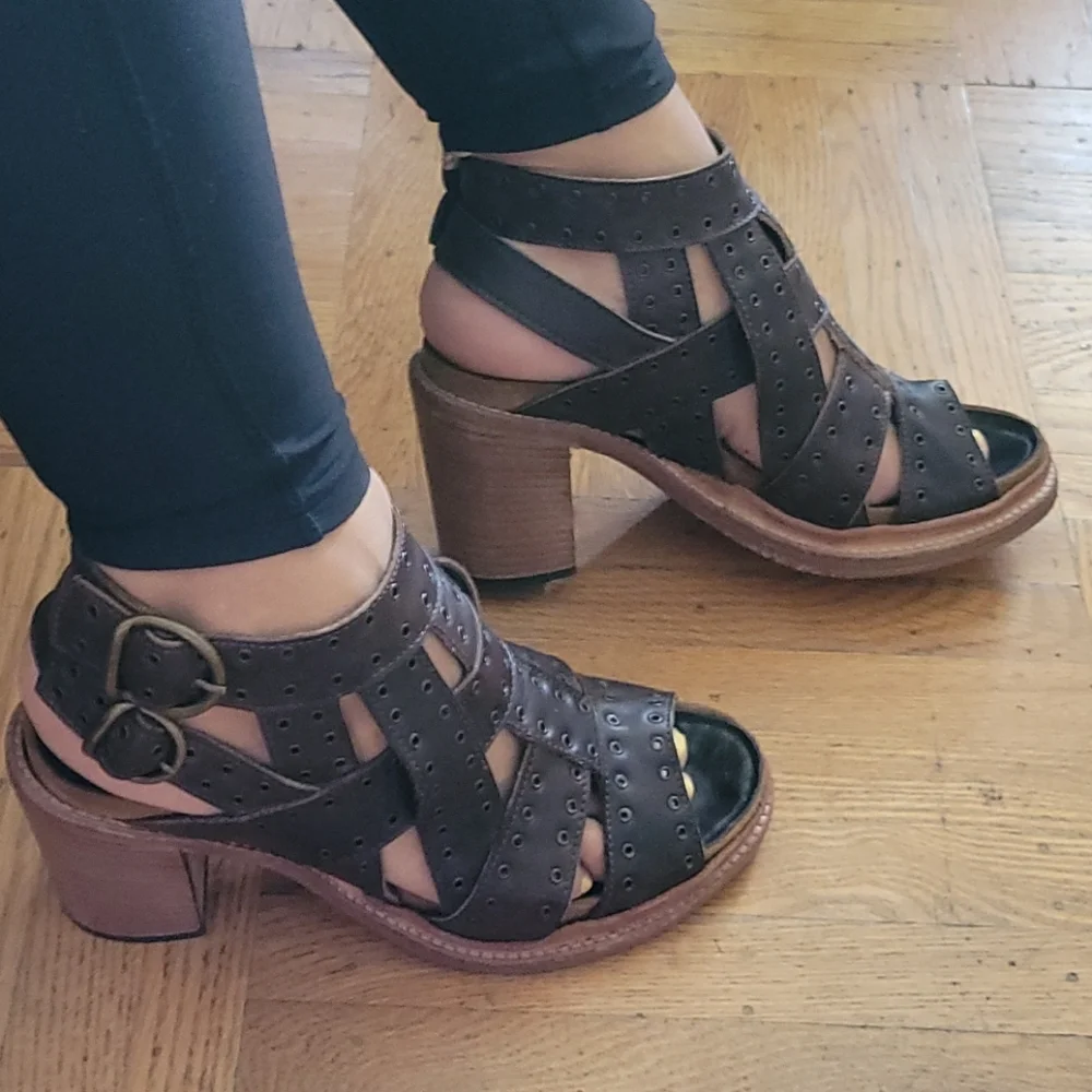 AREA FORTE  Stacked Strappy Buckle Heel 39